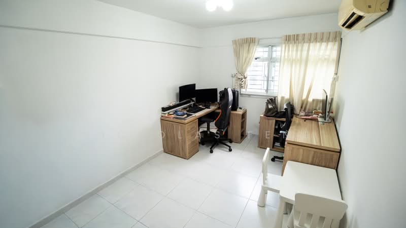 415 Ang Mo Kio Avenue 10, 415 Ang Mo Kio Avenue 10, 3 Bedrooms, 990 sqft, HDB Flat For Sale, by Nicholas Feng, 500237038 - Study - PropertyGuru.com.sg