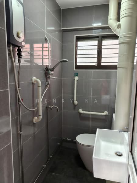 403 Yishun Avenue 6, 403 Yishun Avenue 6, Sembawang / Yishun, Room Rental, 150 sqft, HDB Flat For Rent, by Henry Na, 500237046 - Bathroom - PropertyGuru.com.sg