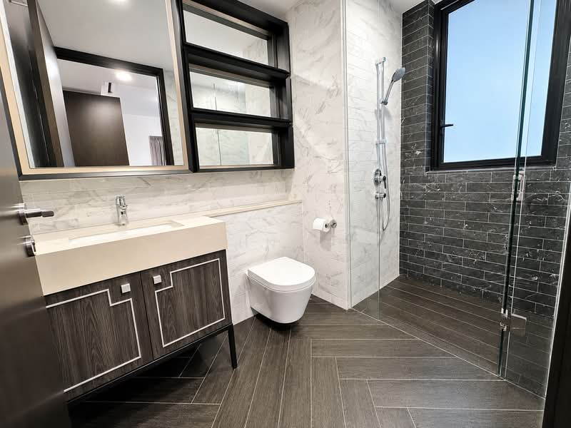 Mayfair Gardens, 8 Rifle Range Road, 2 Bedrooms, 818 sqft, Condominium For Sale, by John Lee, 500237060 - Bathroom - PropertyGuru.com.sg