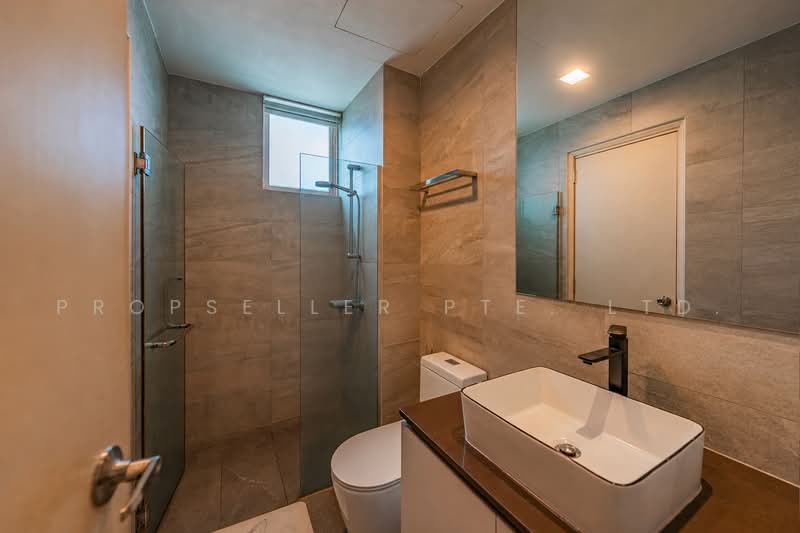 Le Hill, 42 Pasir Panjang Hill, 3 Bedrooms, 1,206 sqft, Condominium For Sale, by Wes Teo, 500237082 - Bathroom - PropertyGuru.com.sg