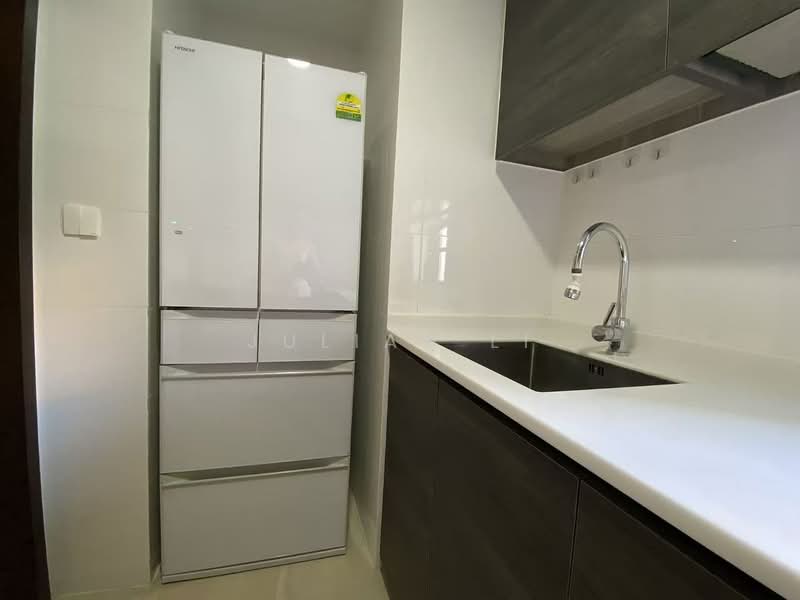 Sims Urban Oasis, 2 Sims Drive, 3 Bedrooms, 818 sqft, Condominium For Sale, by Julian Li, 500237084 - Kitchen - PropertyGuru.com.sg