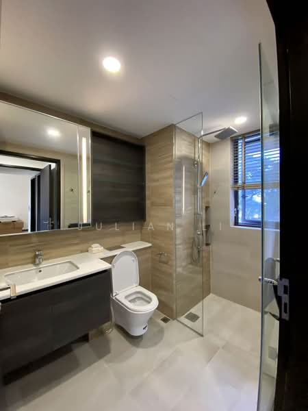 Sims Urban Oasis, 2 Sims Drive, 3 Bedrooms, 818 sqft, Condominium For Sale, by Julian Li, 500237084 - Bathroom - PropertyGuru.com.sg