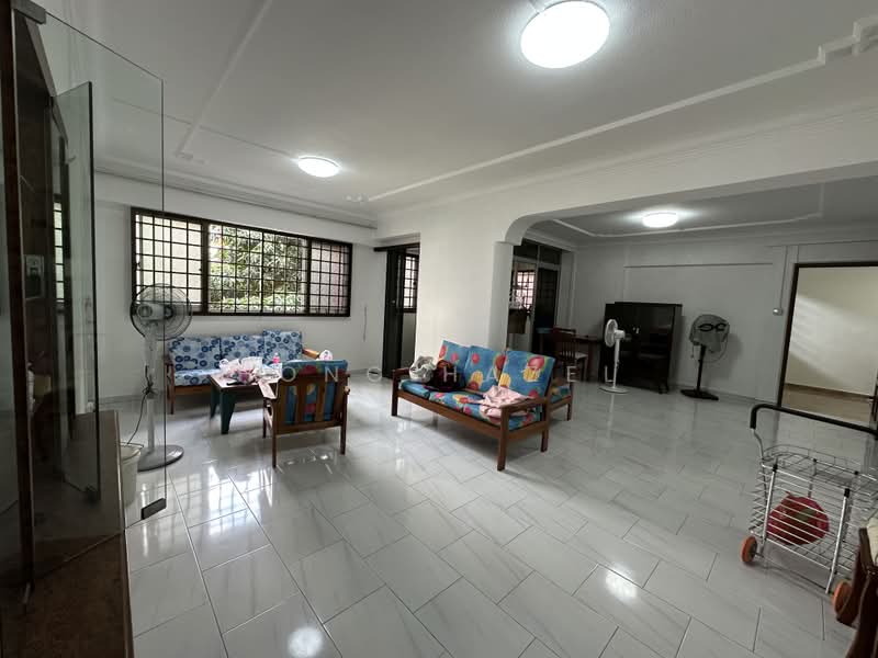 440 Hougang Avenue 8, 440 Hougang Avenue 8, 3 Bedrooms, 1,300 sqft, HDB Flat For Rent, by Hong Hazel, 500237093 - Living Room - PropertyGuru.com.sg