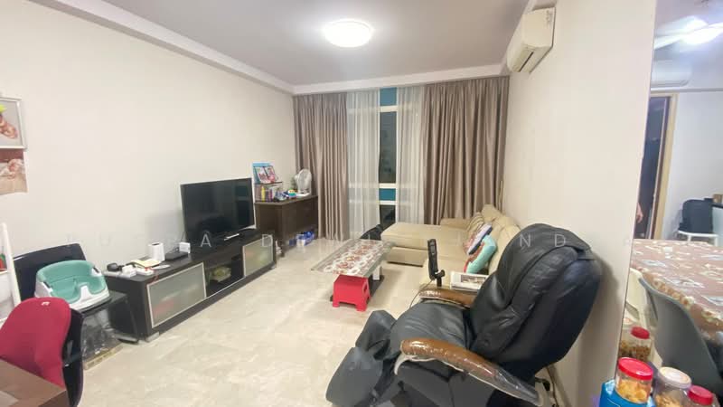 Dahlia Park Condo, 1 Flora Drive, 3 Bedrooms, 1,292 sqft, Condominium For Rent, by Puspa dewi Tjandra, 500237099 - Living Room - PropertyGuru.com.sg