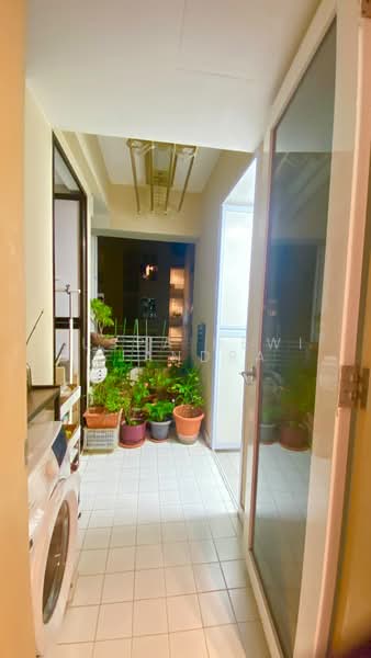 Dahlia Park Condo, 1 Flora Drive, 3 Bedrooms, 1,292 sqft, Condominium For Rent, by Puspa dewi Tjandra, 500237099 - Balcony - PropertyGuru.com.sg