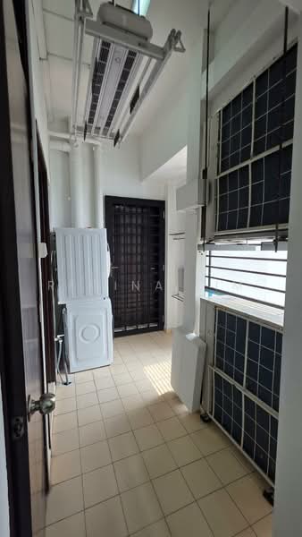 Harbour View Towers, 21 Telok Blangah Drive, 3 Bedrooms, 2,013 sqft, Condominium For Sale, by Regina Lim, 500237110 - Yard - PropertyGuru.com.sg