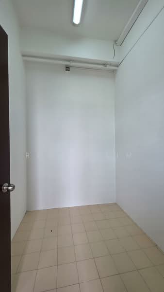 Harbour View Towers, 21 Telok Blangah Drive, 3 Bedrooms, 2,013 sqft, Condominium For Sale, by Regina Lim, 500237110 - Helper's Room - PropertyGuru.com.sg