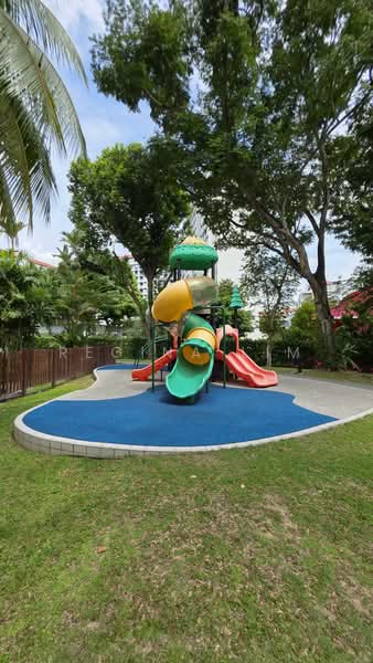 Harbour View Towers, 21 Telok Blangah Drive, 3 Bedrooms, 2,013 sqft, Condominium For Sale, by Regina Lim, 500237110 - Playground - PropertyGuru.com.sg