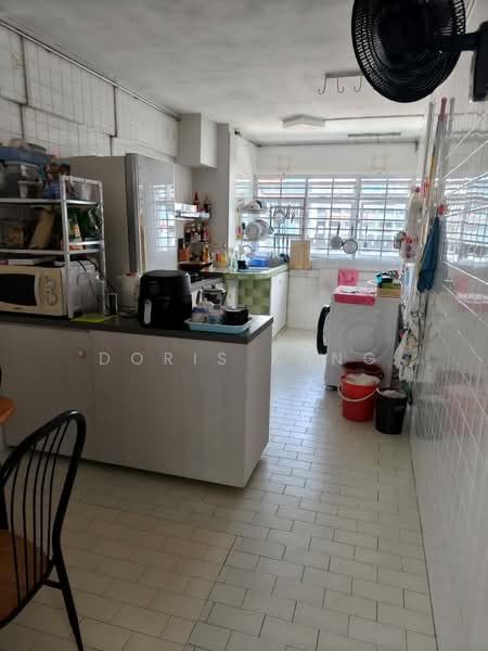 333 Bukit Batok Street 32, 333 Bukit Batok Street 32, Room Rental, 120 sqft, HDB Flat For Rent, by Doris Kang, 500237119 - Kitchen - PropertyGuru.com.sg
