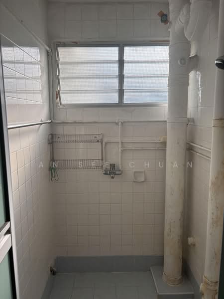 1 Lorong Lew Lian, 1 Lorong Lew Lian, 2 Bedrooms, 779 sqft, HDB Flat For Sale, by Tan See Chuan, 500237127 - Bathroom - PropertyGuru.com.sg
