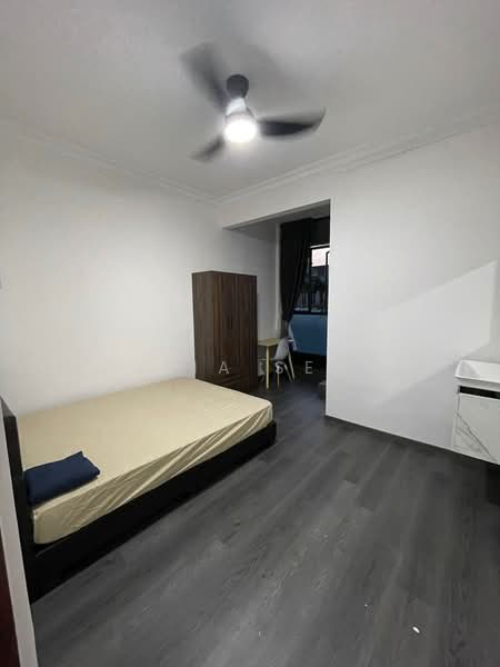 Eng Aun Mansion, 318 - 318C Thomson Road, Room Rental, 300 sqft, Apartment For Rent, by Celia Seow, 500237172 - Bedroom - PropertyGuru.com.sg