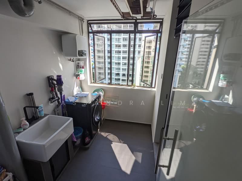 80B Lorong 4 Toa Payoh, 80B Lorong 4 Toa Payoh, 3 Bedrooms, 1,119 sqft, HDB Flat For Sale, by Cassandra Lim, 500237174 - Balcony - PropertyGuru.com.sg