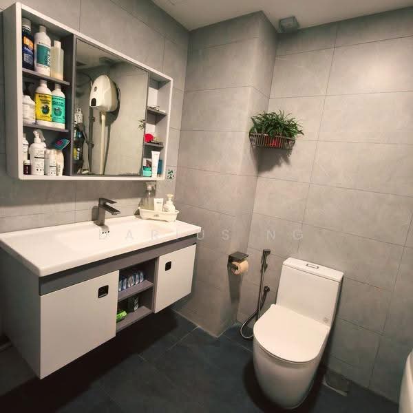 The Sunny Spring, 50 Lorong 40 Geylang, 3 Bedrooms, 1,066 sqft, Apartment For Sale, by Darius Ng, 500237179 - Bathroom - PropertyGuru.com.sg