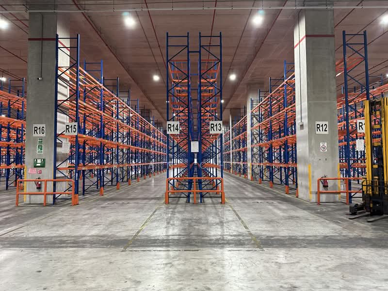 Corner | 8m Clear | 10 Bays | Optional Office @ Tuas, , 45,000 sqft, Warehouse For Rent, by Ryan Chau, 500237183 - Interior - CommercialGuru.com.sg