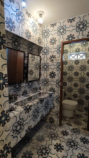 Pagoda St Ground Floor F&B Retail Shophouse, Pagoda Street | Trengganu Street | Temple Street | Mosque Street | Smith Street, 1,236 sqft, Shop / Shophouse For Rent, by Joyce Foo, 500237184 - Bathroom - CommercialGuru.com.sg