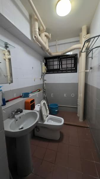 684B Woodlands Drive 73, 684B Woodlands Drive 73, 2 Bedrooms, 1,001 sqft, HDB Flat For Rent, by Eugene Koh, 500237188 - Bathroom - PropertyGuru.com.sg