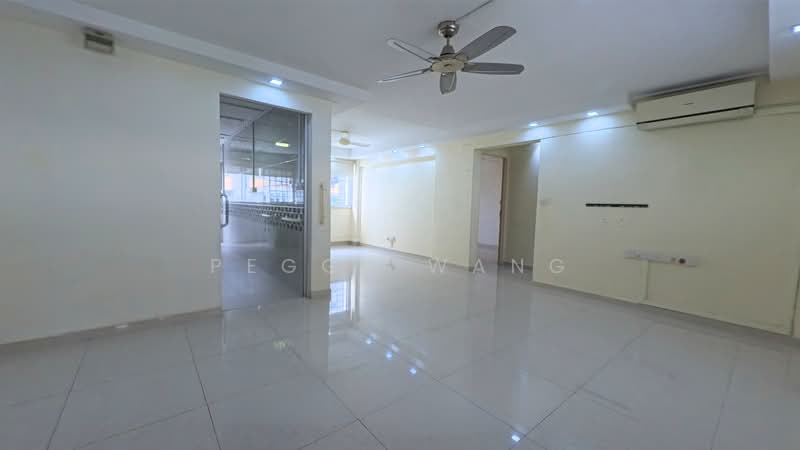 207 Serangoon Central, 207 Serangoon Central, 3 Bedrooms, 893 sqft, HDB Flat For Sale, by Peggy Wang, 500237189 - Living Room - PropertyGuru.com.sg