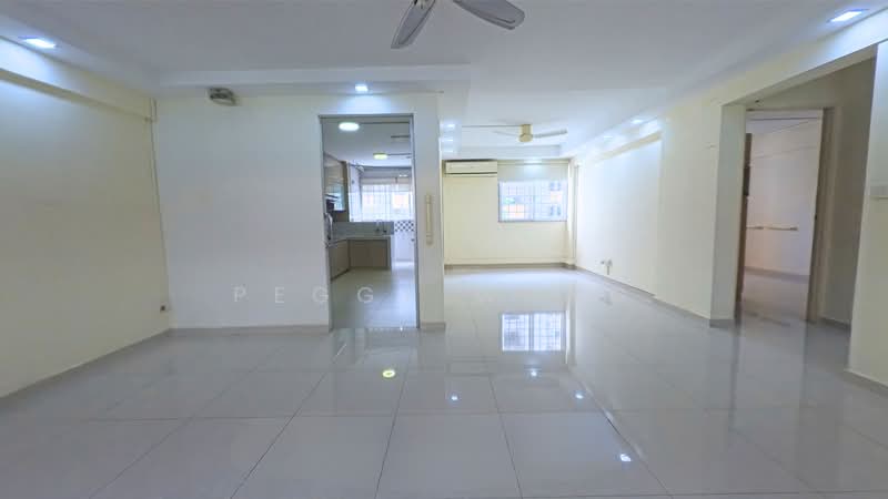 207 Serangoon Central, 207 Serangoon Central, 3 Bedrooms, 893 sqft, HDB Flat For Sale, by Peggy Wang, 500237189 - Living Room - PropertyGuru.com.sg