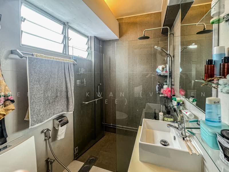 164 Bukit Batok Street 11, 164 Bukit Batok Street 11, Dairy Farm / Bukit Panjang / Choa Chu Kang, 3 Bedrooms, 1,130 sqft, HDB Flat For Sale, by Tee Wee Kwan (Vincent Tee), 500237192 - Bathroom - PropertyGuru.com.sg