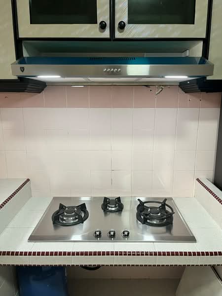 243 Bishan Street 22, 243 Bishan Street 22, 4 Bedrooms, 1,130 sqft, HDB Flat For Rent, by Edwin Chua W Y, 500237196 - Kitchen - PropertyGuru.com.sg