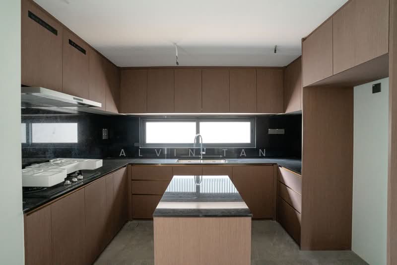 2.5 STRY+ MEZZANINE BRAND NEW BUNGALOW FOR SALE, MATLOCK RISE, 7 Bedrooms, 8,969 sqft, Bungalow House For Sale, by Alvin Tan, 500237197 - Kitchen - PropertyGuru.com.sg