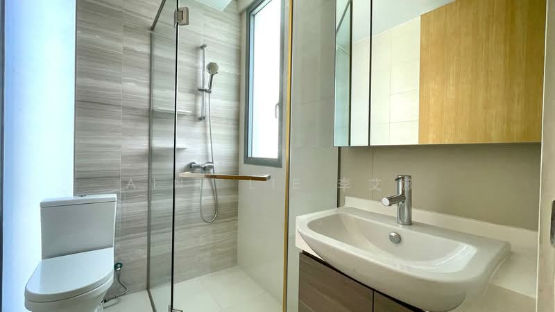 Landed Living with Full Condo Facilities, , 5 Bedrooms, 4,672 sqft, Town House For Sale, by Aina Lie 李艾娜, 500237218 - Bathroom - PropertyGuru.com.sg