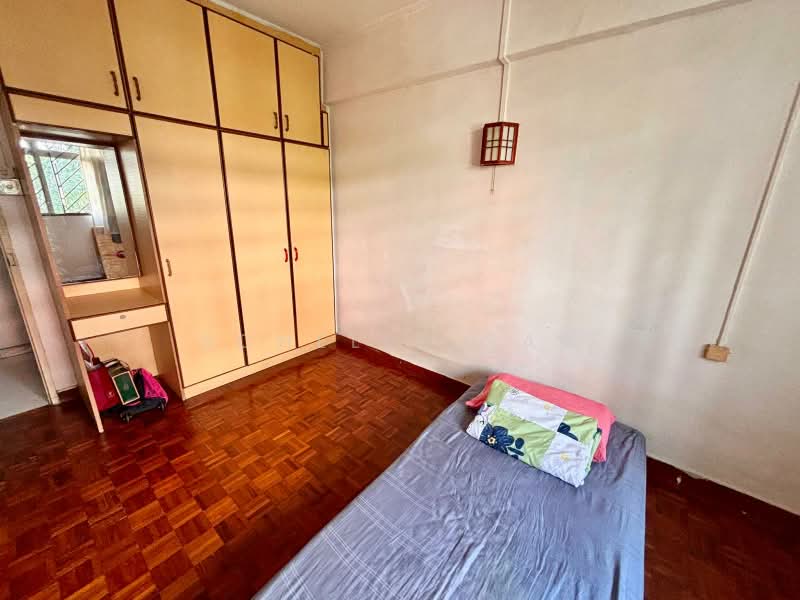 372 Clementi Avenue 4, 372 Clementi Avenue 4, Room Rental, 160 sqft, HDB Flat For Rent, by Schelle Gan, 500237220 - Bedroom - PropertyGuru.com.sg