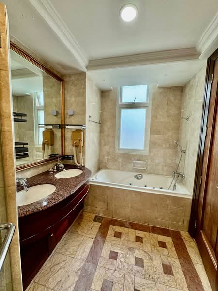 Chelsea Gardens, 6 Walshe Road, 4 Bedrooms, 1,959 sqft, Condominium For Sale, by Jackie Tan 陳筱薇, 500237221 - Master Bathroom  - PropertyGuru.com.sg