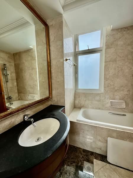 Chelsea Gardens, 6 Walshe Road, 4 Bedrooms, 1,959 sqft, Condominium For Sale, by Jackie Tan 陳筱薇, 500237221 - Jack & Jill Bathroom - PropertyGuru.com.sg