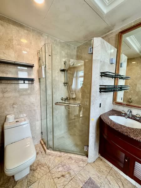 Chelsea Gardens, 6 Walshe Road, 4 Bedrooms, 1,959 sqft, Condominium For Sale, by Jackie Tan 陳筱薇, 500237221 - Master Bathroom Shower  - PropertyGuru.com.sg