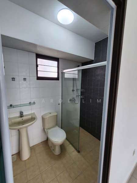 337A Tah Ching Road, 337A Tah Ching Road, Room Rental, 80 sqft, HDB Flat For Rent, by Carol Lim, 500237233 - Bathroom - PropertyGuru.com.sg
