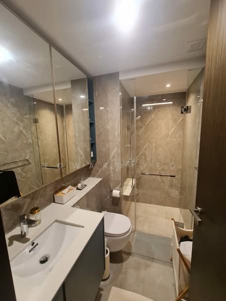 Clavon, 8 Clementi Avenue 1, 2 Bedrooms, 764 sqft, Condominium For Sale, by Edward Yeo, 500237245 - Bathroom - PropertyGuru.com.sg