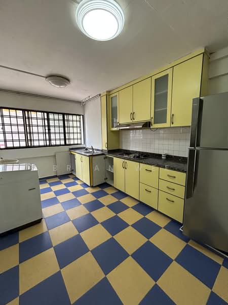 227 Bukit Batok Central, 227 Bukit Batok Central, 2 Bedrooms, 700 sqft, HDB Flat For Rent, by Bryan Wee, 500237256 - Kitchen - PropertyGuru.com.sg
