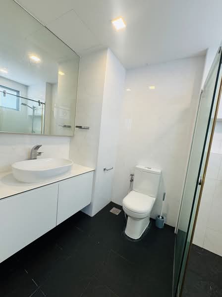 The Makena, 121 Meyer Road, 3 Bedrooms, 1,152 sqft, Condominium For Rent, by Eric Lim, 500237263 - Bathroom - PropertyGuru.com.sg