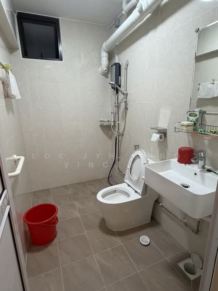 291A Bukit Batok Street 24, 291A Bukit Batok Street 24, 3 Bedrooms, 1,098 sqft, HDB Flat For Sale, by Lok Jyh Seng Vincent, 500237269 - Bathroom - PropertyGuru.com.sg