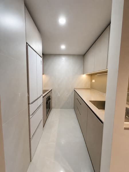 Penrose, 22 Sims Drive, 2 Bedrooms, 797 sqft, Condominium For Sale, by Tan Hao Feng, 500237286 - Kitchen - PropertyGuru.com.sg