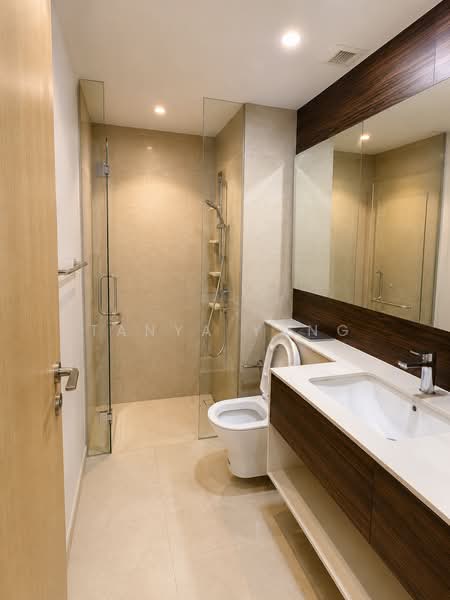Commonwealth Towers, , 2 Bedrooms, 689 sqft, Condominium For Sale, by Tanya Yang, 500237287 - Bathroom - PropertyGuru.com.sg