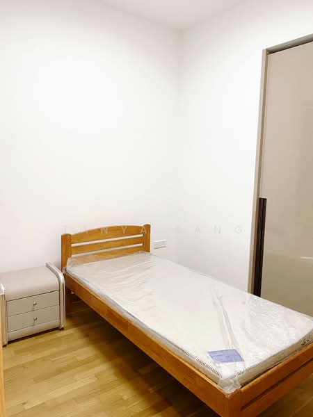 Commonwealth Towers, , 2 Bedrooms, 689 sqft, Condominium For Sale, by Tanya Yang, 500237287 - Bedroom - PropertyGuru.com.sg
