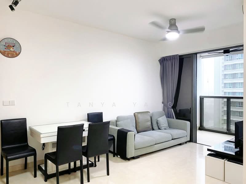 Commonwealth Towers, , 2 Bedrooms, 689 sqft, Condominium For Sale, by Tanya Yang, 500237287 - Living Room - PropertyGuru.com.sg