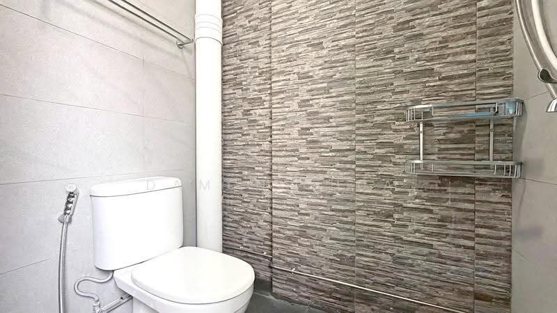 508 Hougang Avenue 10, 508 Hougang Avenue 10, 3 Bedrooms, 1,572 sqft, HDB Flat For Sale, by Damon Chua, 500237290 - Bathroom - PropertyGuru.com.sg