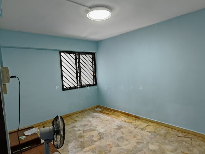2 Dover Road, 2 Dover Road, 2 Bedrooms, 699 sqft, HDB Flat For Sale, by Rodney Sea, 500237297 - Master BR - PropertyGuru.com.sg