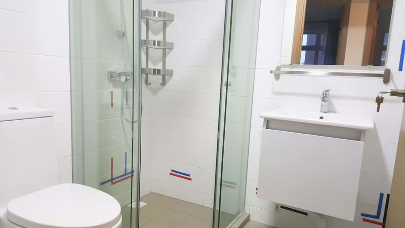 453A Bukit Batok West Avenue 6, 453A Bukit Batok West Avenue 6, Dairy Farm / Bukit Panjang / Choa Chu Kang, 3 Bedrooms, 1,001 sqft, HDB Flat For Sale, by Chris Kwek, 500237309 - Bathroom - PropertyGuru.com.sg
