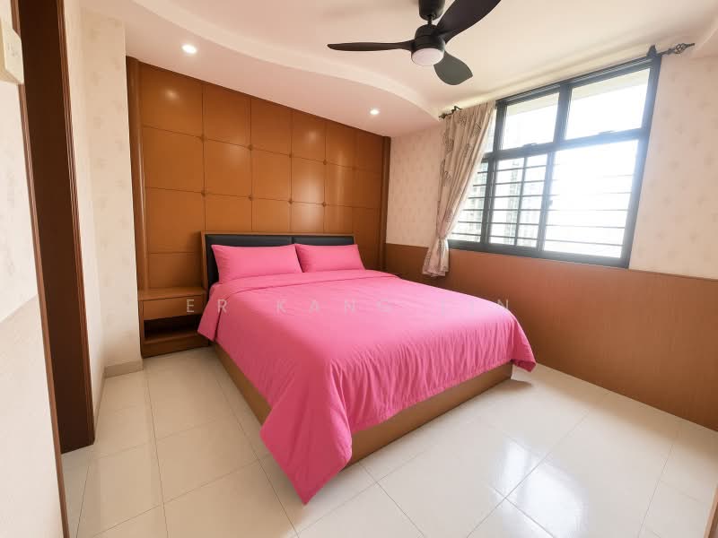 656 Choa Chu Kang Crescent, 656 Choa Chu Kang Crescent, 4 Bedrooms, 1,302 sqft, HDB Flat For Sale, by Er Kang Lin, 500237310 - Master Bedroom - PropertyGuru.com.sg