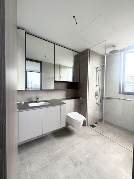 Norwood Grand, , 3 Bedrooms, 1,044 sqft, Condominium For Rent, by Jyen Ke, 500237312 - Bathroom - PropertyGuru.com.sg