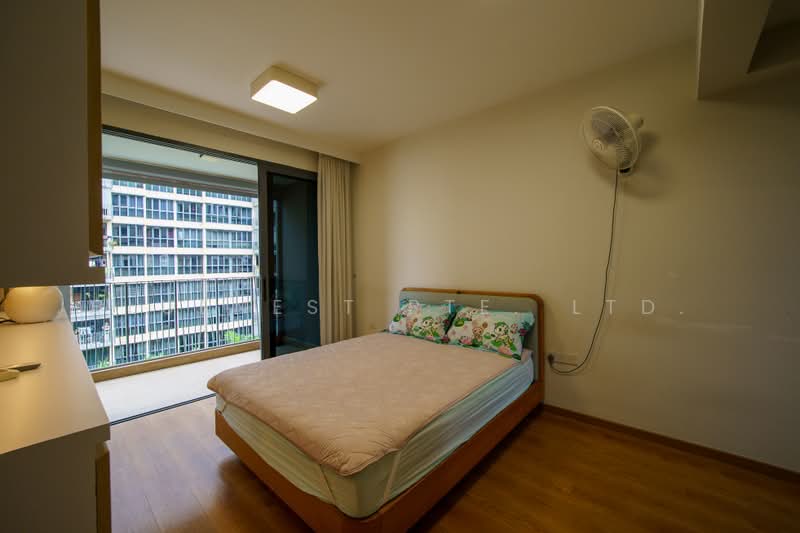 Hundred Palms Residences, 266 Yio Chu Kang Road, 5 Bedrooms, 1,528 sqft, Executive Condominium For Sale, by KENNETH CHUA, 500237320 - Master Room - PropertyGuru.com.sg