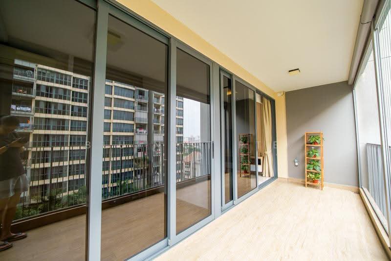 Hundred Palms Residences, 266 Yio Chu Kang Road, Hougang / Punggol / Sengkang, 5 Bedrooms, 1,528 sqft, Executive Condominium For Sale, by KENNETH CHUA, 500237320 - Balcony - PropertyGuru.com.sg