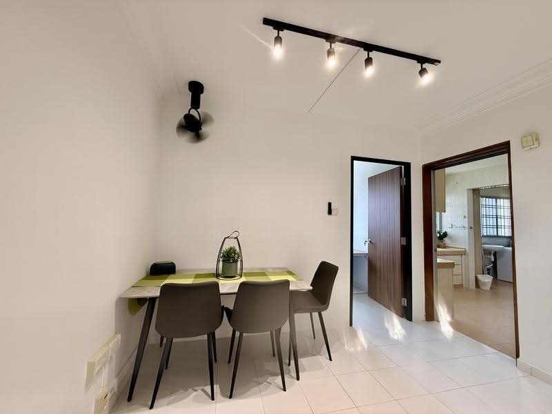 Lakeview Estate, 97B Upper Thomson Road, Ang Mo Kio / Bishan / Thomson, Room Rental, 150 sqft, Apartment For Rent, by Reena Tan, 500237324 - Dining Room - PropertyGuru.com.sg