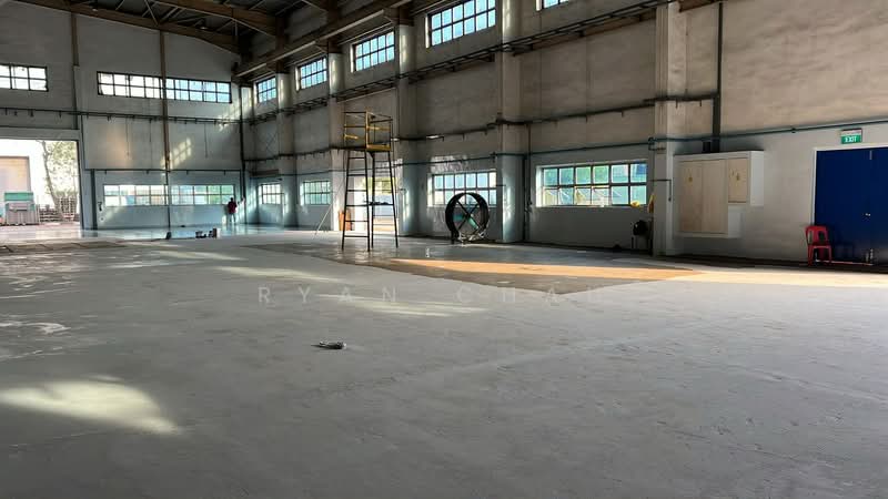 MRT | 8.7m Clear | 2x10 Ton Crane w/14k sqft Yard, , 30,000 sqft, Warehouse For Rent, by Ryan Chau, 500237327 - Interior - CommercialGuru.com.sg