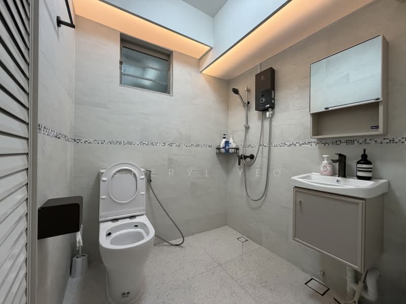 305B Punggol Road, 305B Punggol Road, 2 Bedrooms, 721 sqft, HDB Flat For Sale, by Sheryl Yeo, 500237335 - Bathroom - PropertyGuru.com.sg