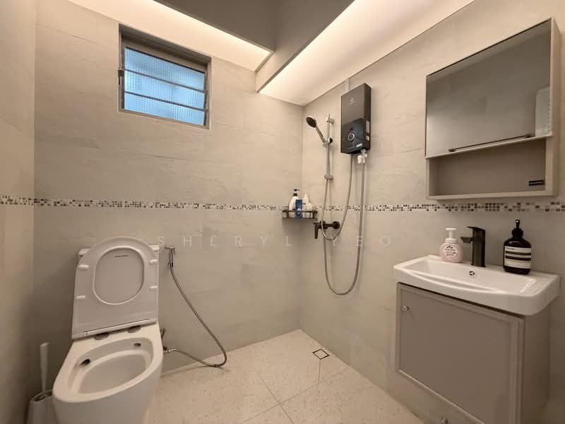 305B Punggol Road, 305B Punggol Road, 2 Bedrooms, 721 sqft, HDB Flat For Sale, by Sheryl Yeo, 500237335 - Bathroom - PropertyGuru.com.sg